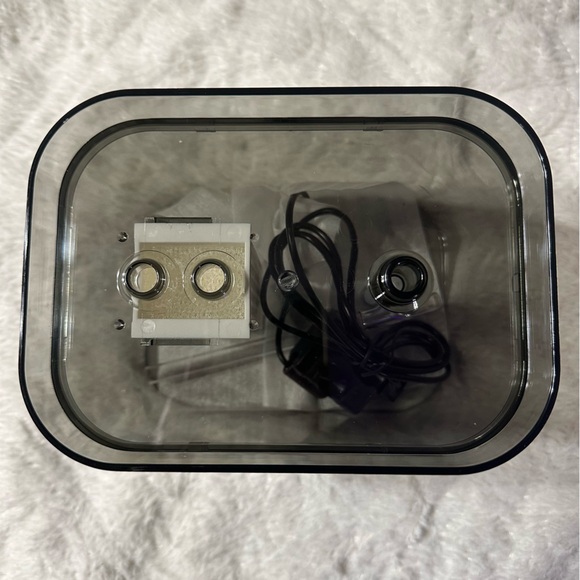 Transparent Black Quiet USB-Powered Cat Water Fountain 50.72 oz. - Picture 4 of 5